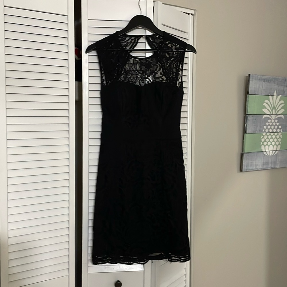 Lace backless dress